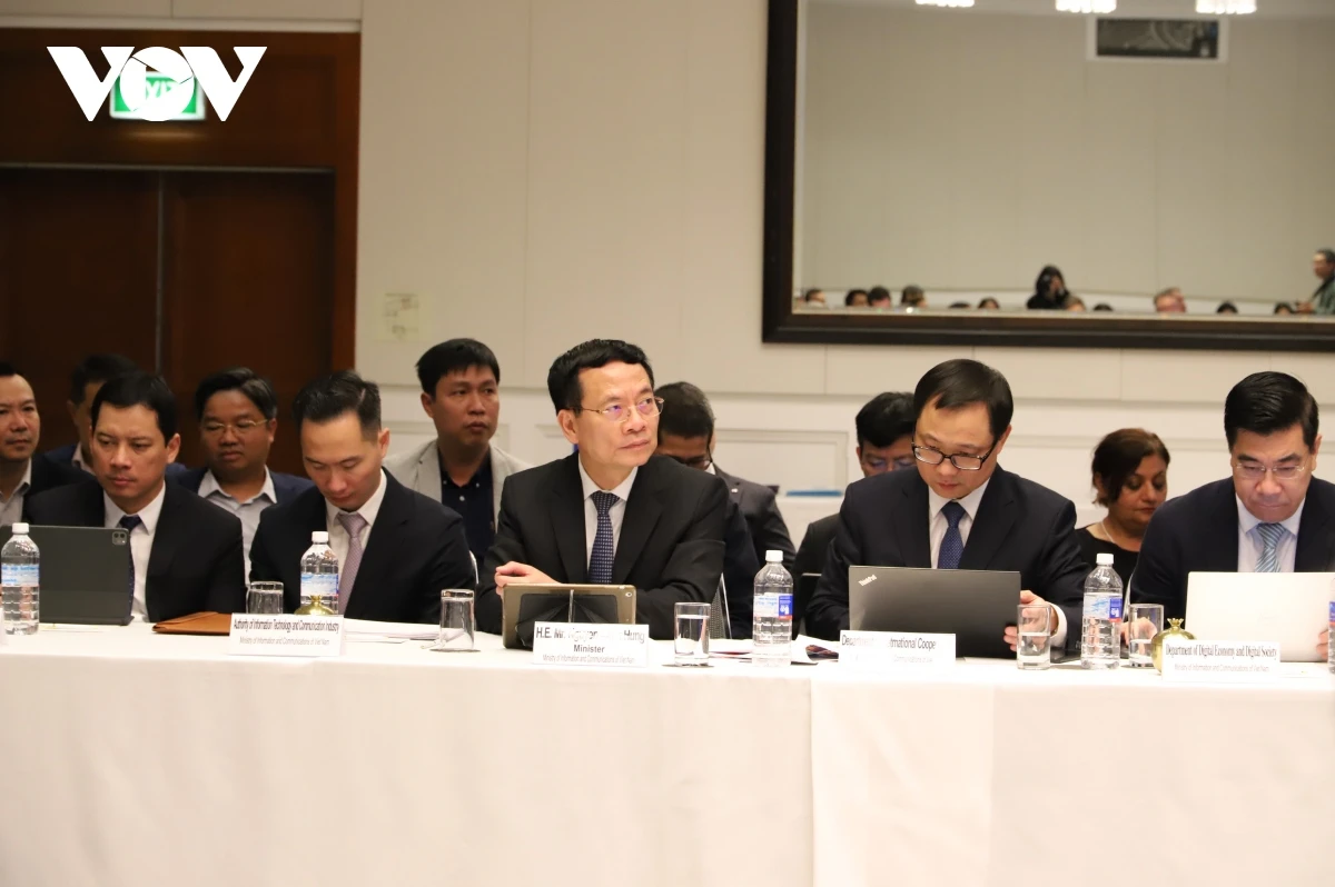 Bộ trưởng Nguyễn Mạnh Hùng tham dự Diễn đàn số Việt Nam - Australia tại Sydney, Australia.