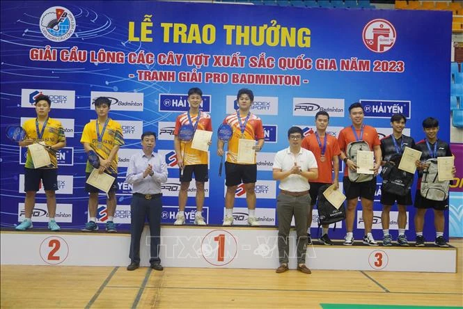 Trao Huy chương Vàng ở nội dung đôi nam cho cặp vận động viên Trần đình Mạnh và Nguyễn Đình Hoàng của Lâm Đồng.