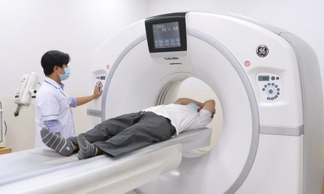 Ngoài các chi phí về thuốc, người tham gia BHYT còn được quỹ BHYT chi trả các chi phí dịch vụ kỹ thuật - Ảnh minh họa