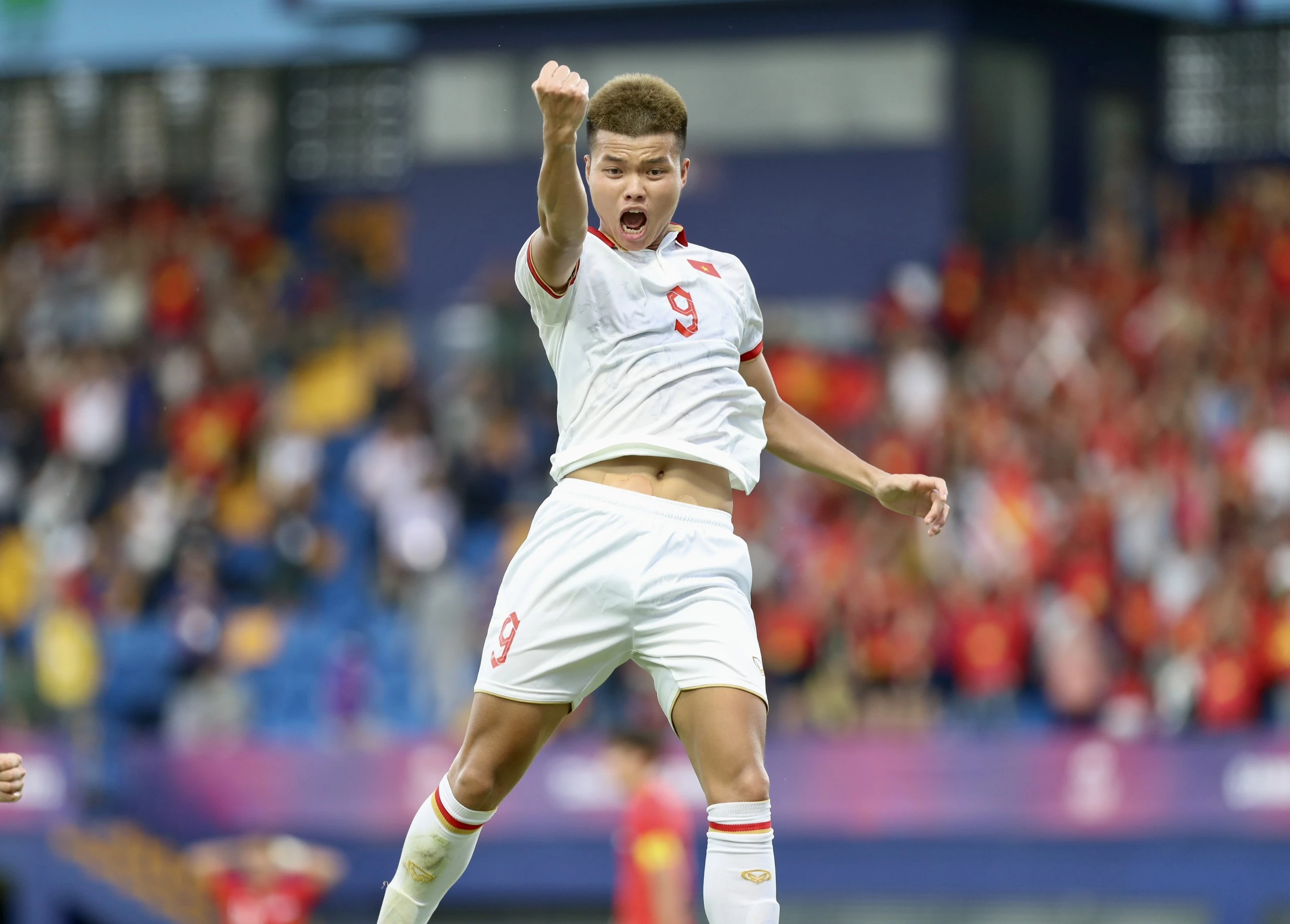 HLV Philippe Troussier muốn các học trò chơi tấn công...