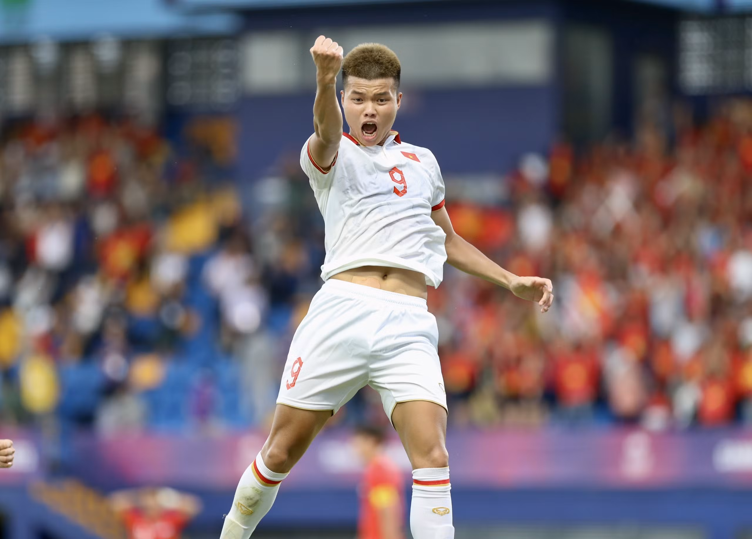 HLV Philippe Troussier muốn các học trò chơi tấn công...