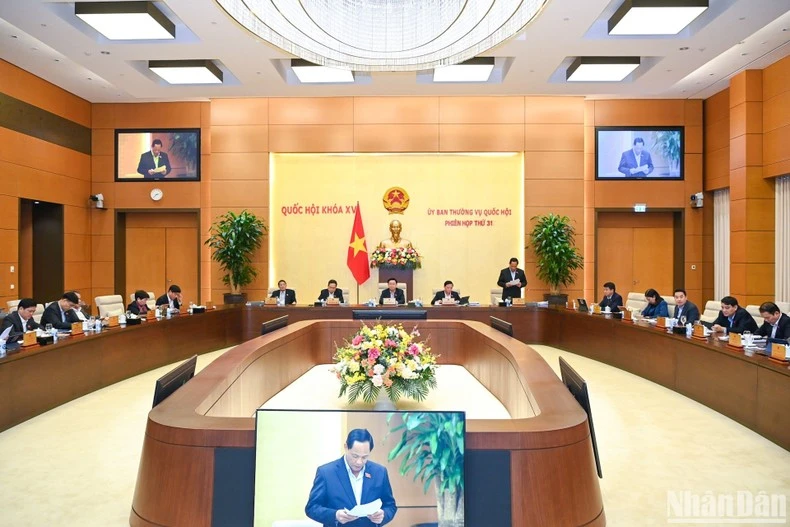 Quang cảnh phiên họp. (Ảnh: DUY LINH)