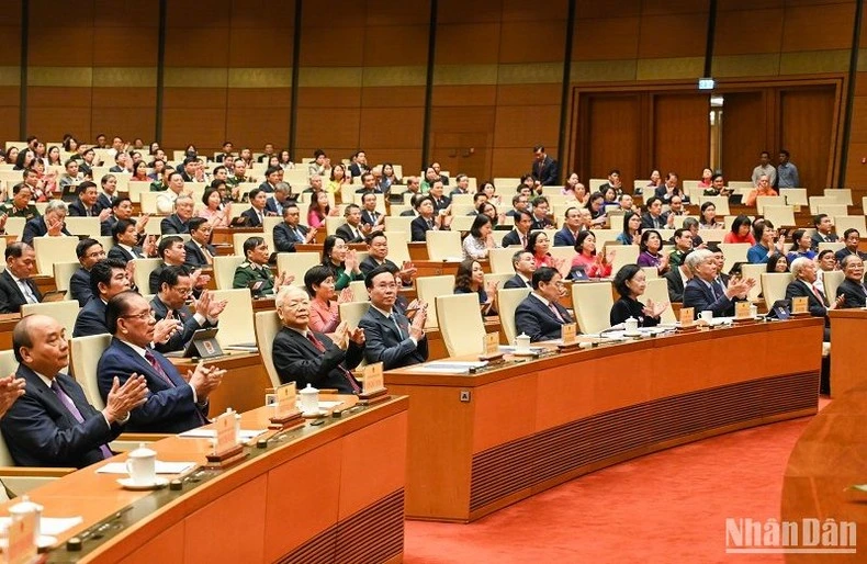 Các đồng chí lãnh đạo Đảng, Nhà nước dự phiên bế mạc.