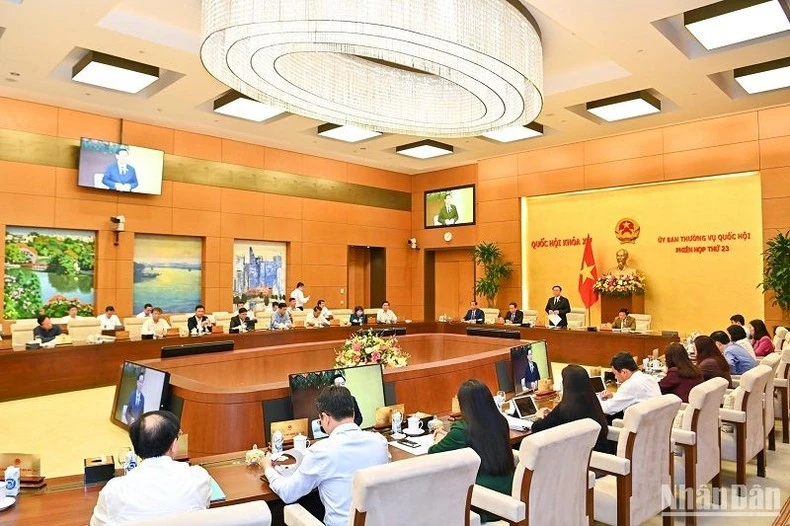 Quang cảnh phiên khai mạc.