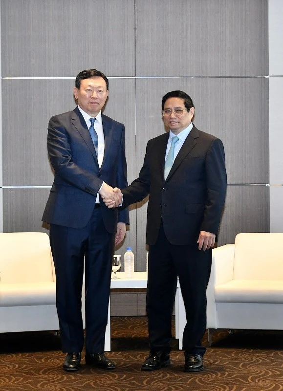 Thủ tướng Phạm Minh Chính tiếp ông Shin Dong-bin, Chủ tịch Tập đoàn Lotte.