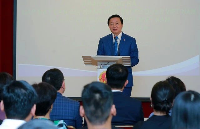 Phó Thủ tướng Trần Hồng Hà: Năng lượng tái tạo là chìa khóa giúp những nước đi sau như Việt Nam có thể tăng tốc rất nhanh, thực sự phát triển nhanh, bền vững.