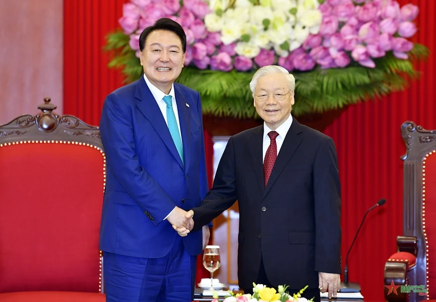 Tổng Bí thư Nguyễn Phú Trọng và Tổng thống Yoon Suk Yeol.
