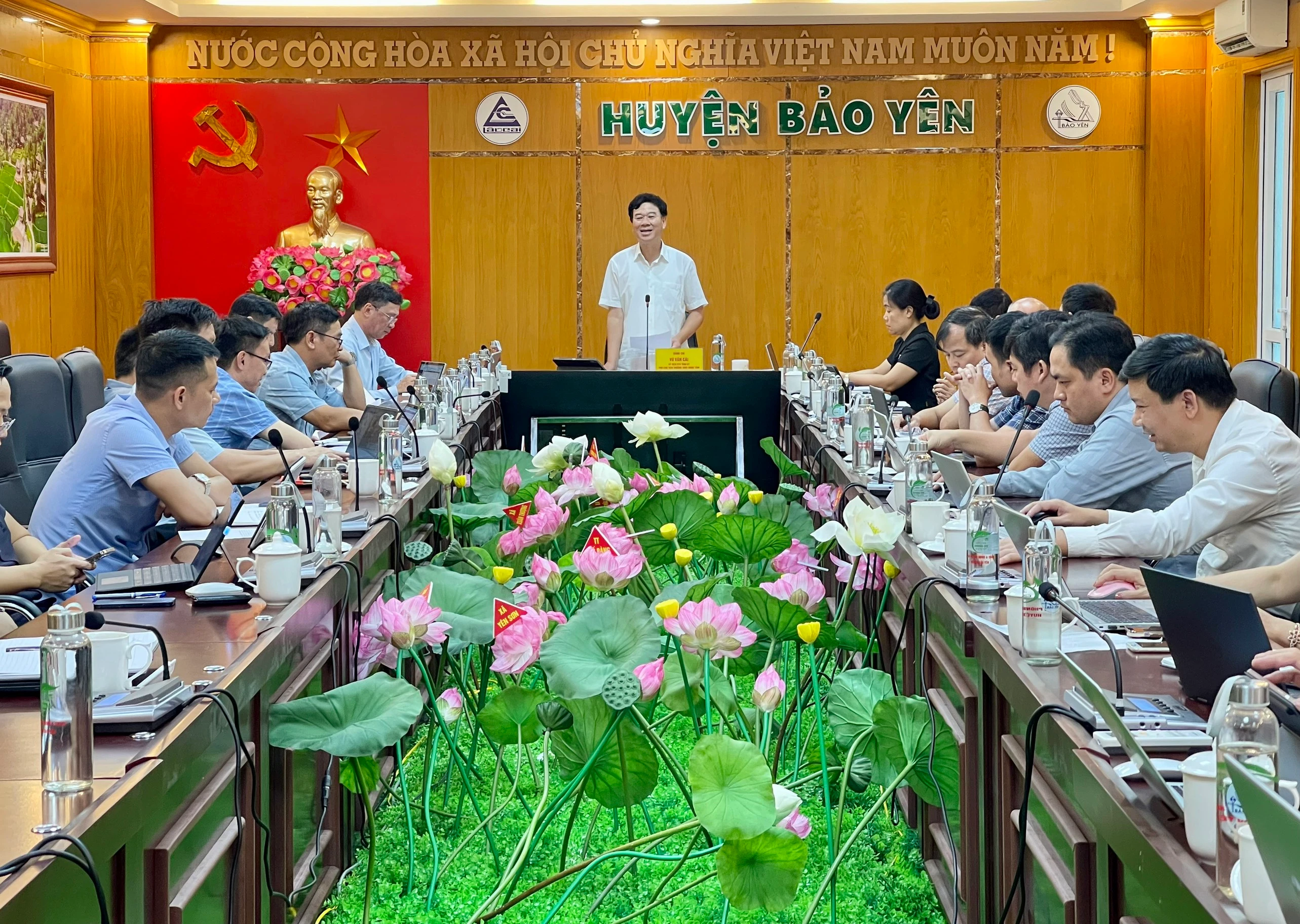 Đồng chí Vũ Văn Cài, Ủy viên Ban Thường vụ Tỉnh ủy, Phó chủ tịch Thường trực HĐND tỉnh Lào Cai phát biểu chỉ đạo tại buổi làm việc.jpg