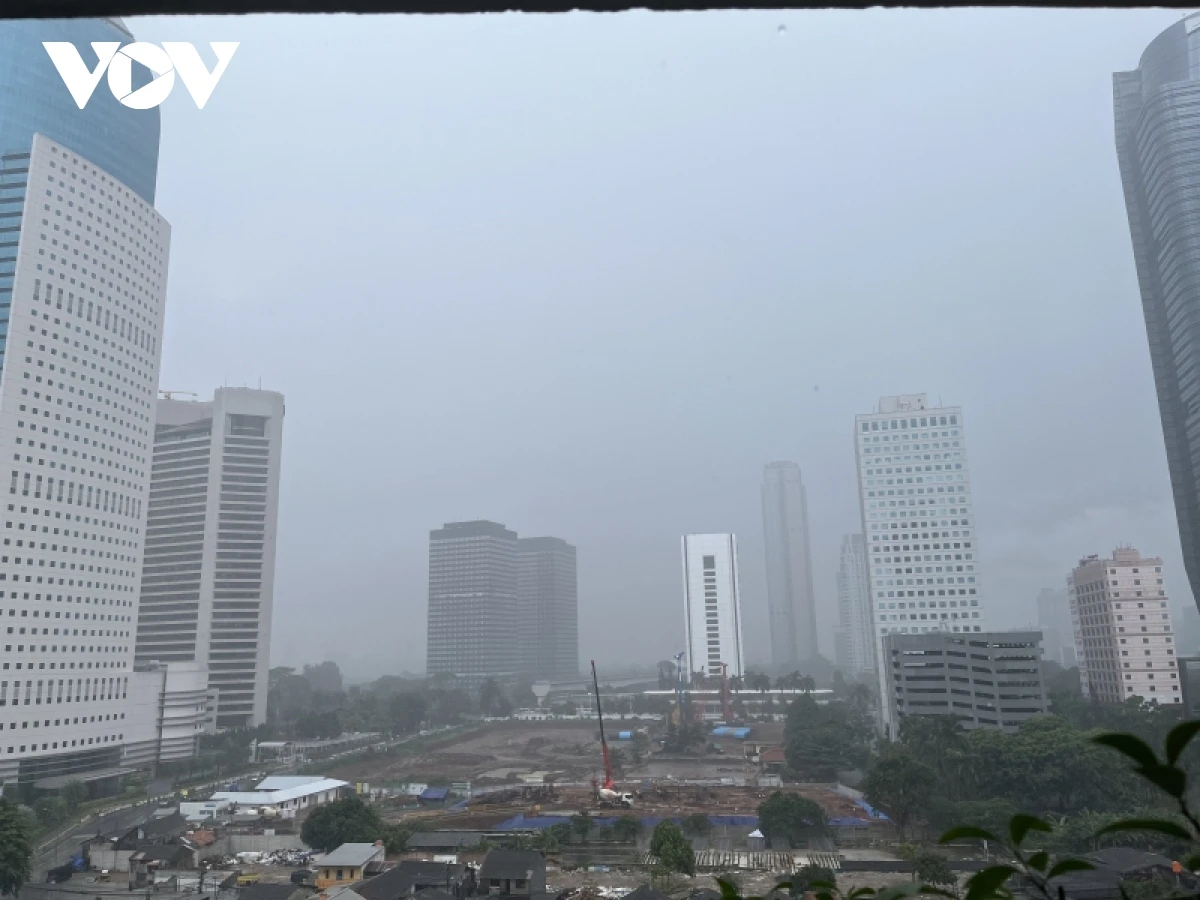 Nhiều công trình xây dựng đang mọc lên khiến không khí Jakarta trở nên ô nhiễm hơn.