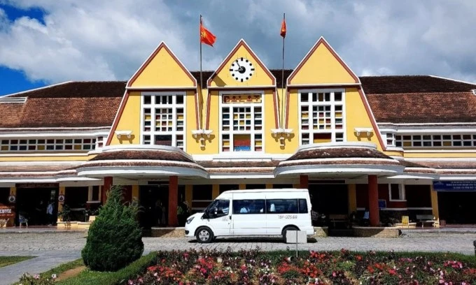 Không gian bên ngoài ga Đà Lạt. Ảnh: faliqhan