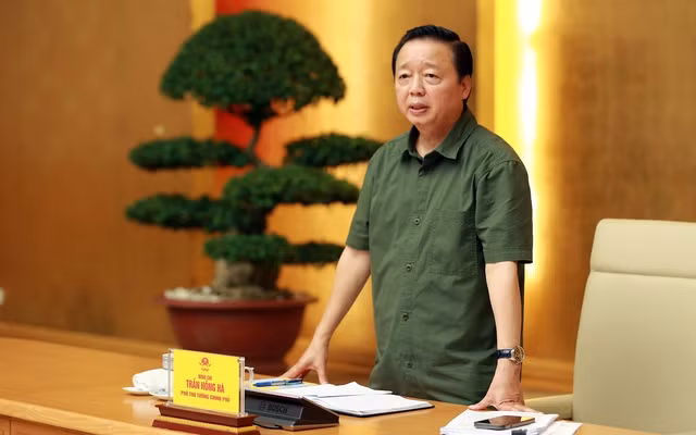 Phó Thủ tướng Trần Hồng Hà yêu cầu Nghị định quy định về giá đất cần thể chế hoá các quy định đã được thực tiễn chứng minh là đúng, thực hiện ổn định, và những chính sách mới, đột phá trong Luật Đất đai năm 2024 - Ảnh: VGP/Minh Khôi