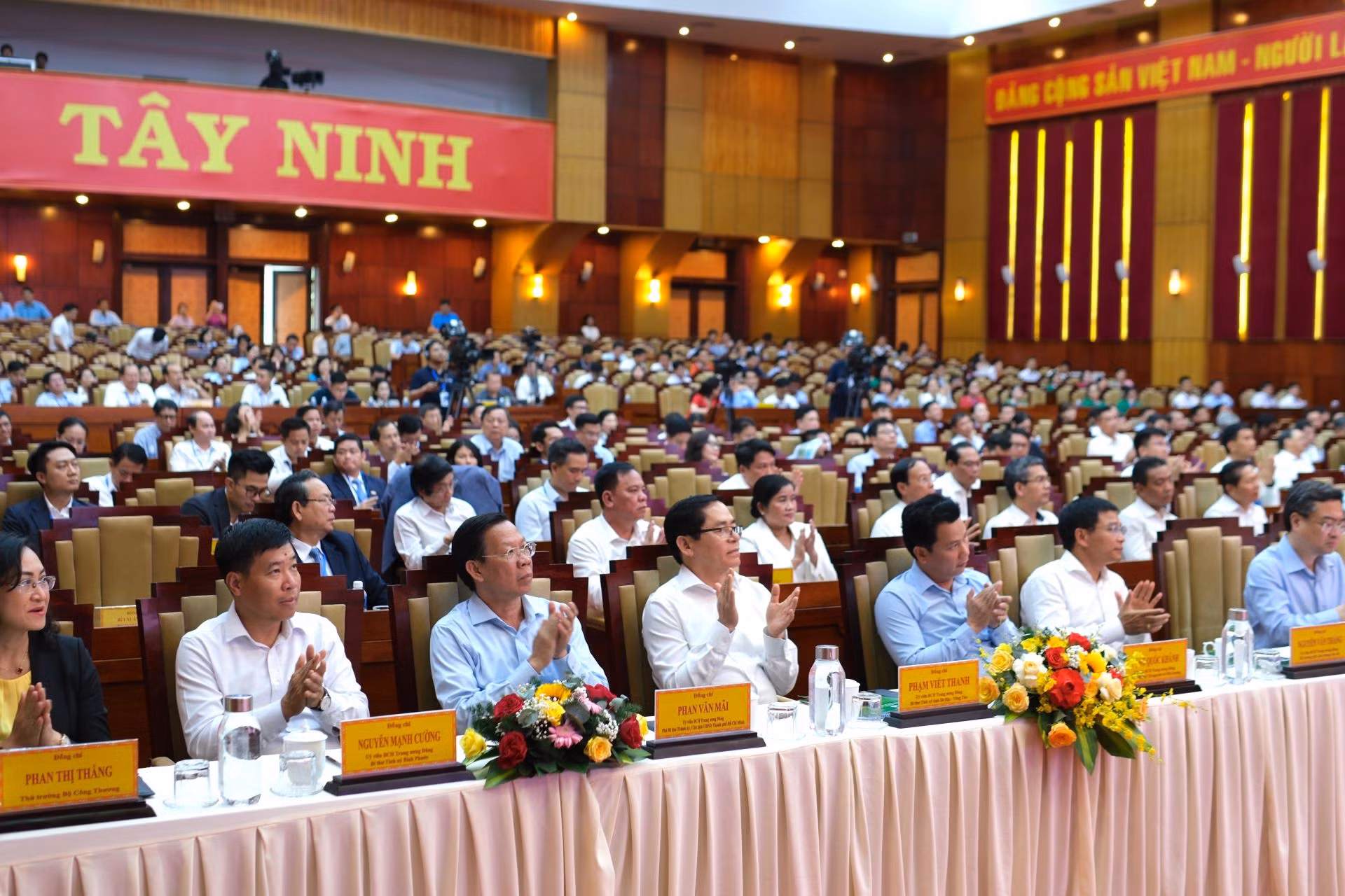 Đại biểu dự hội nghị.