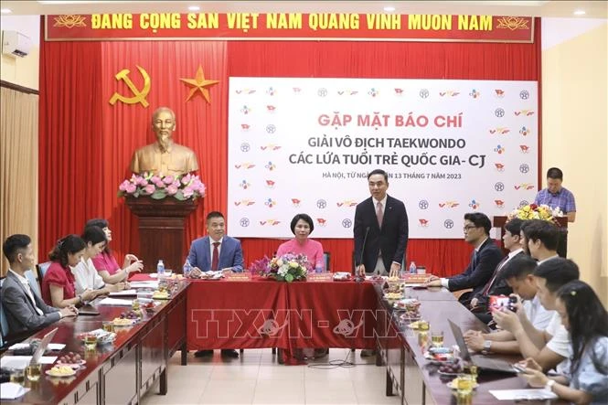 Quang cảnh họp báo.