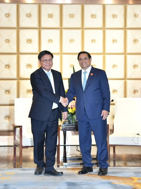 Thủ tướng Phạm Minh Chính tiếp ông Lâu Tề Lương, Chủ tịch Hội đồng quản trị kiêm Tổng Giám đốc Tập đoàn Thông tin tín hiệu đường sắt Trung Quốc (CRSC).