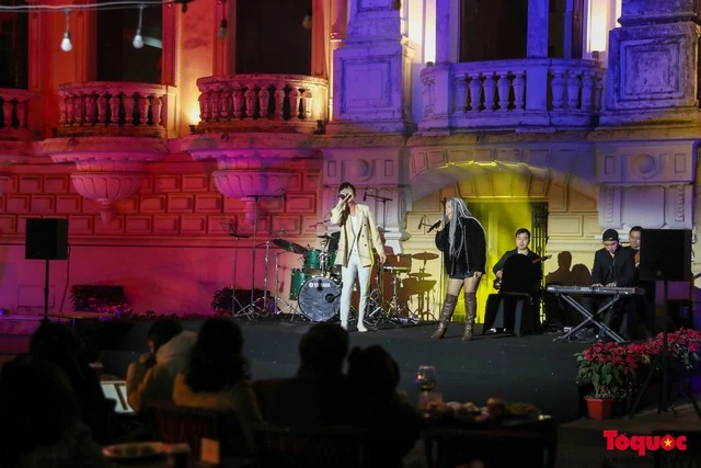 Không gian Vườn âm nhạc của Nhà hát Lớn Hà Nội cũng là một sản phẩm du lịch âm nhạc thu hút du khách khi đến với Thủ đô.