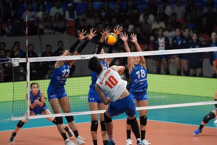ĐT bóng chuyền nữ Việt Nam thắng Philippines ở tứ kết FIVB Challenger Cup 2024.