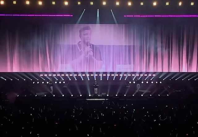 Tháng 6/2024 vừa qua, ban nhạc huyền thoại Westlife đã đến Việt Nam biểu diễn.