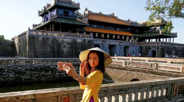 Trong khi những đoàn khách lớn nhất của Hàn Quốc thường đến Thái Lan, thì ngày càng có nhiều người Hàn Quốc đi du lịch Nhật Bản và Việt Nam.