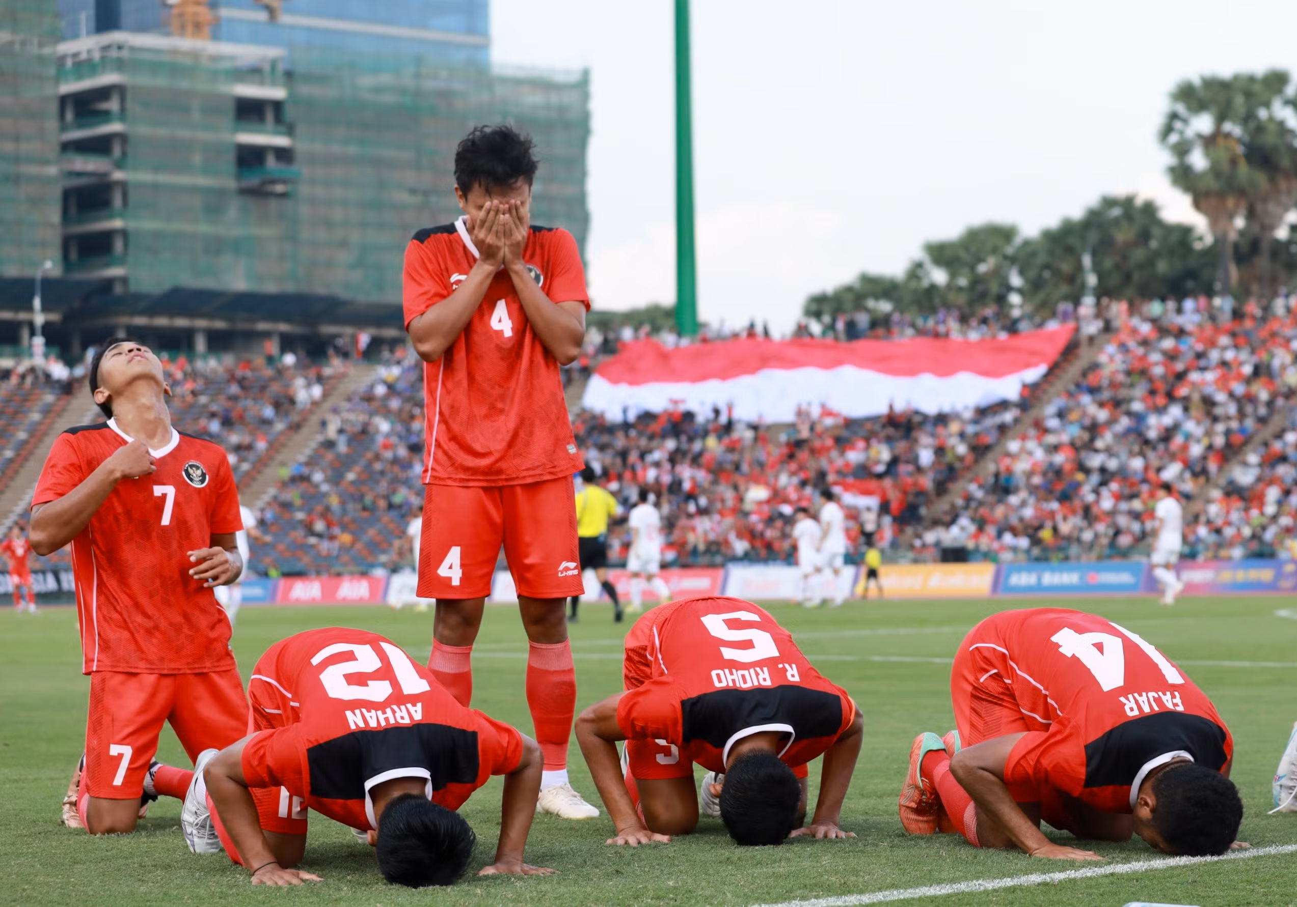 Indonesia đã chơi tốt hơn trong những phút đầu tiên và có bàn thắng.