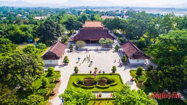 Toàn cảnh Khu di tích Kim Liên.