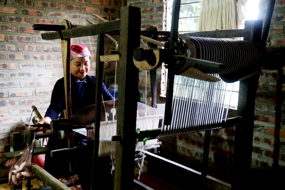 Khám phá nghề dệt thổ cẩm – sắc màu văn hóa của người Tày Văn Bàn ảnh 12