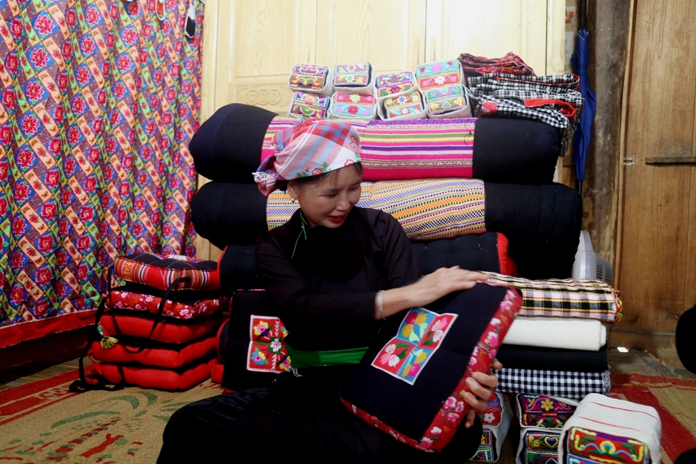 Khám phá nghề dệt thổ cẩm – sắc màu văn hóa của người Tày Văn Bàn ảnh 5