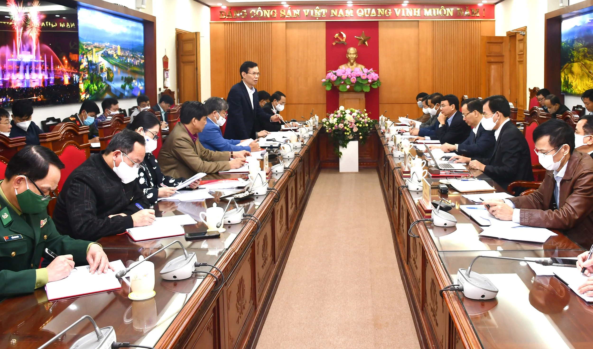 Thường trực Tỉnh ủy làm việc với Đoàn công tác Ban Dân vận Trung ương ảnh 1