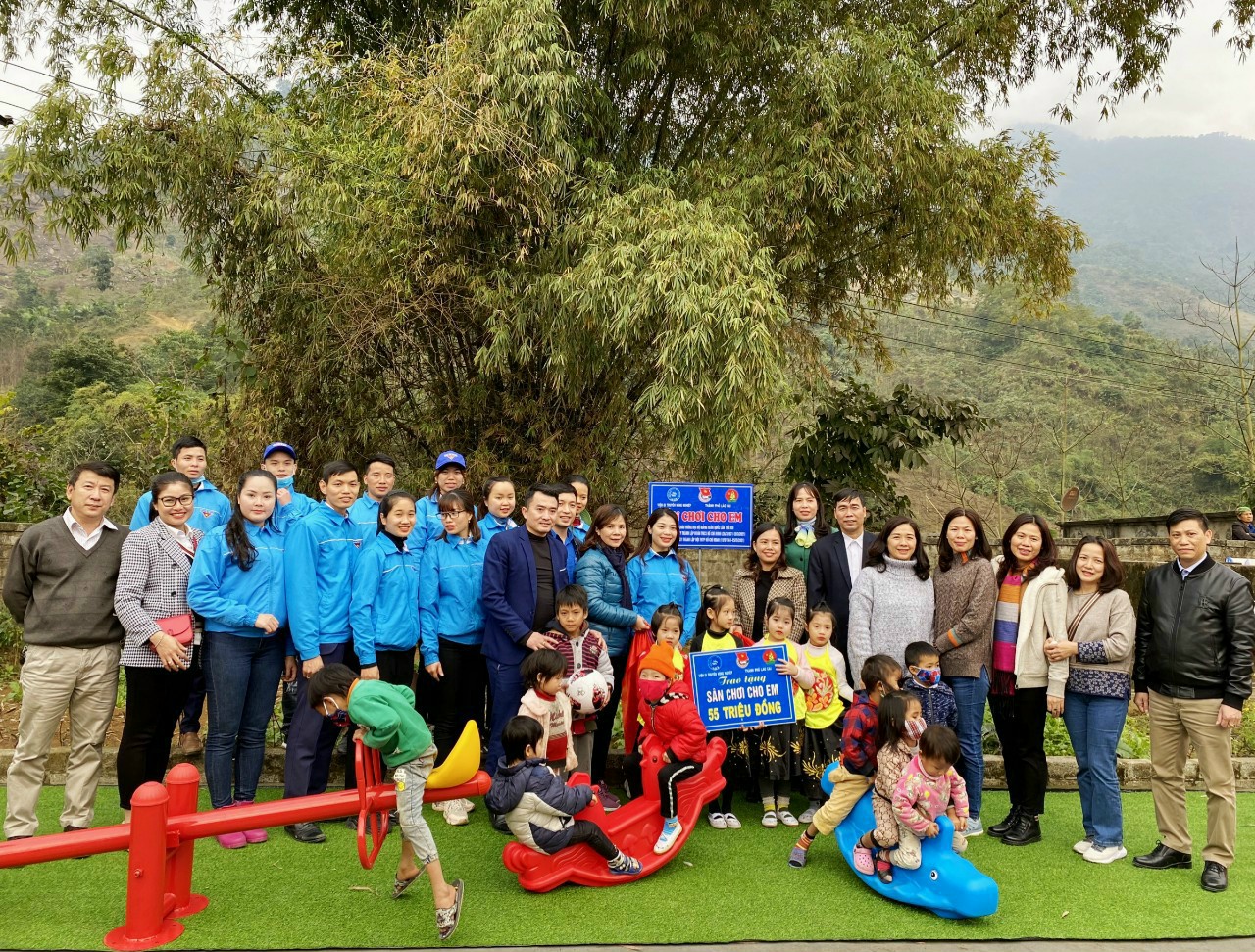 Sôi nổi các hoạt động chào mừng 90 năm Ngày thành lập Đoàn TNCS Hồ Chí Minh ảnh 1 Sôi nổi các hoạt động chào mừng 90 năm Ngày thành lập Đoàn TNCS Hồ Chí Minh ảnh 1