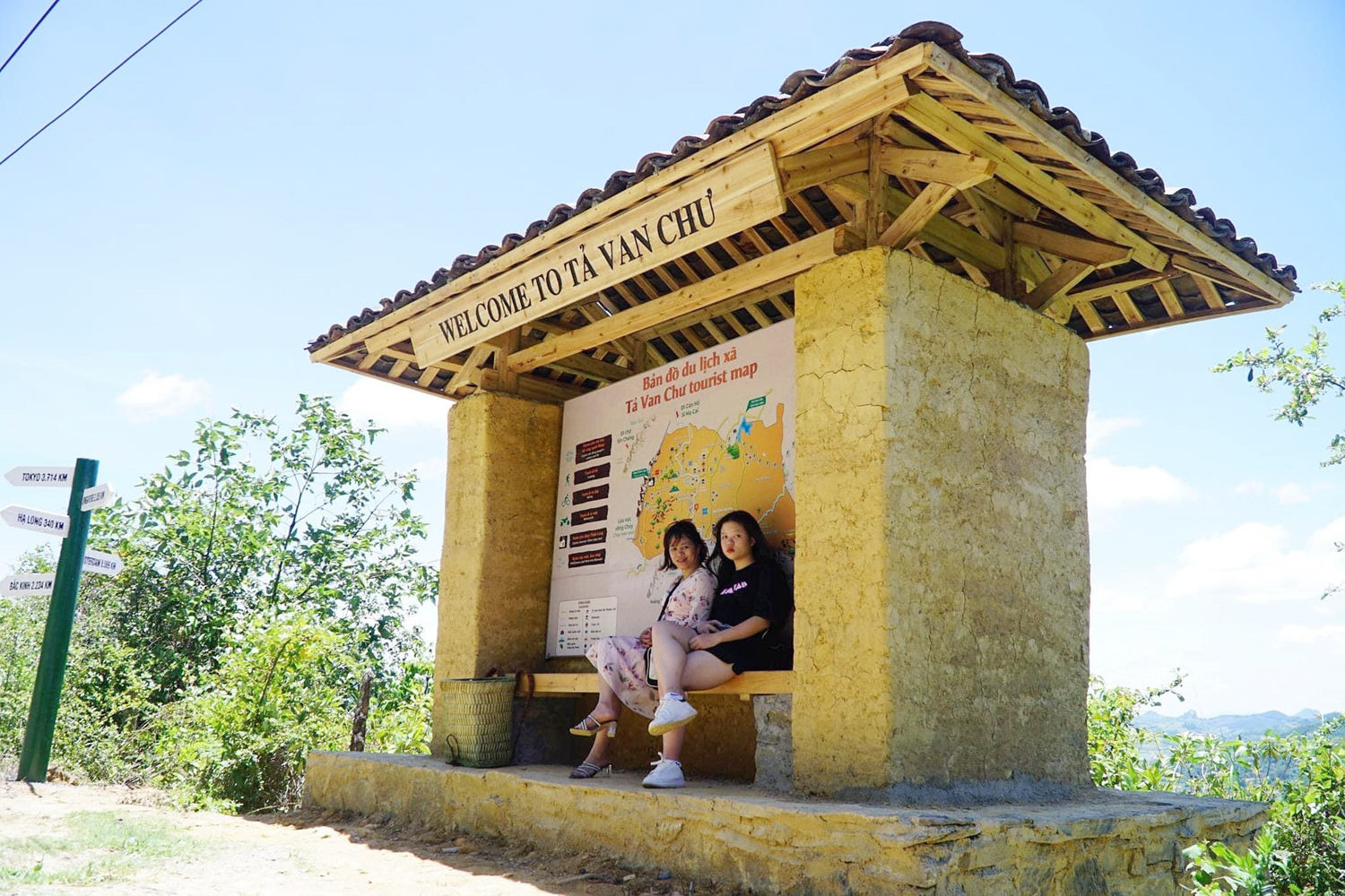 Nhà bản đồ tại xã Tả Văn Chư mang nét đặc trưng của người Mông.