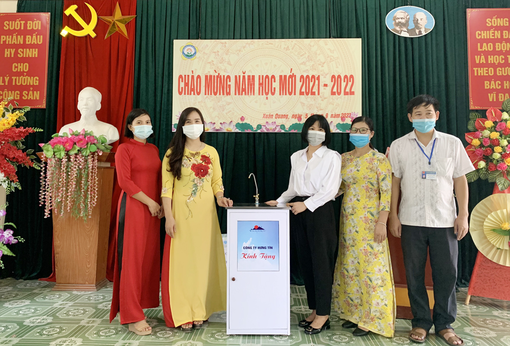 Công ty TNHH thương mại Hưng Tín tặng máy lọc nước cho Trường Mầm non Nắng Mai. Trung tâm mua sắm Đức Huy Plaza tặng máy lọc nước cho Trường Mầm non Hoa Mai. Công ty TNHH thương mại Hưng Tín tặng máy lọc nước cho Trường Mầm non Nắng Mai. Trung tâm mua sắm Đức Huy Plaza tặng máy lọc nước cho Trường Mầm non Hoa Mai.