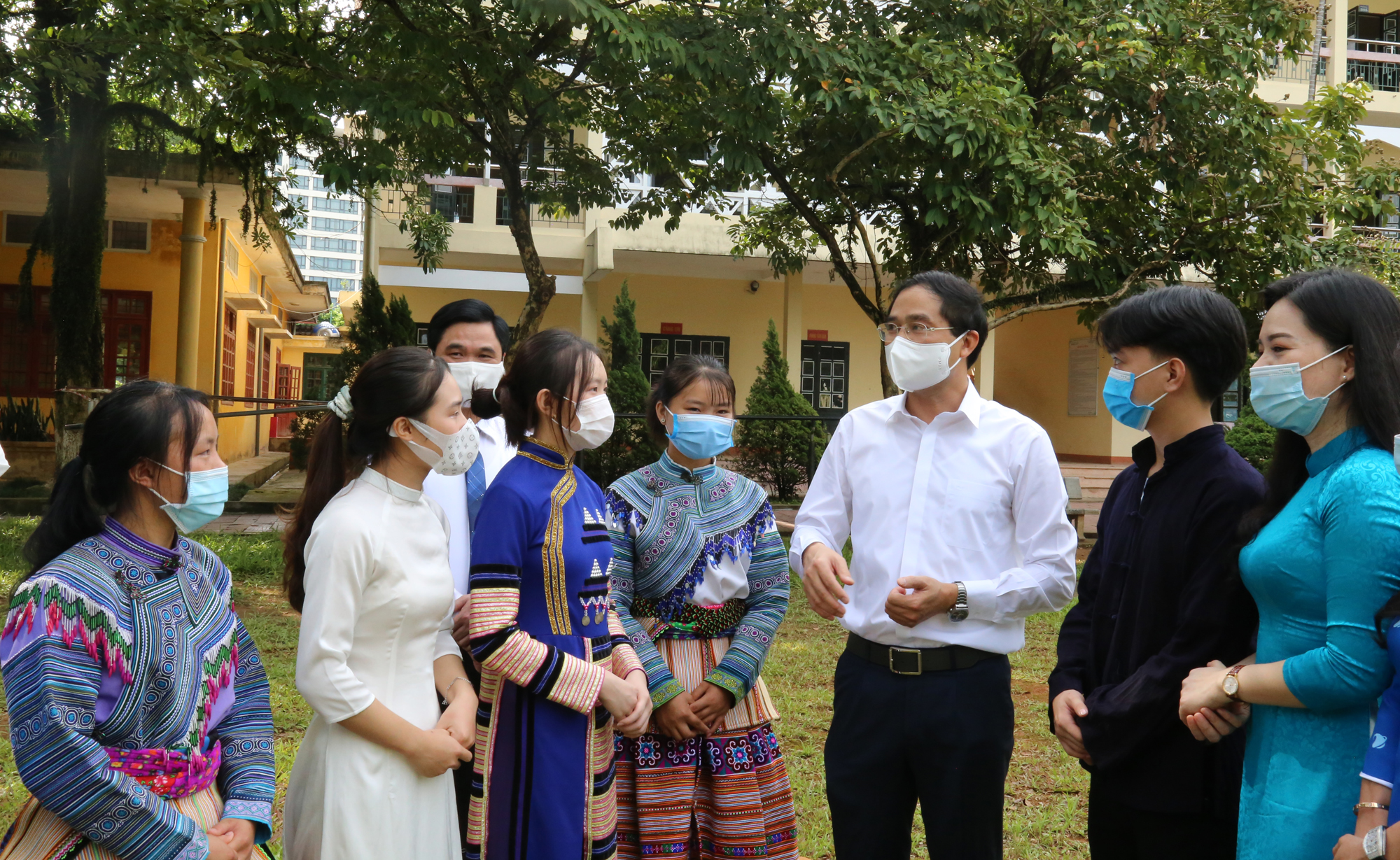 Lào Cai: Gần 228 nghìn học sinh dự Lễ khai giảng năm học mới ảnh 13