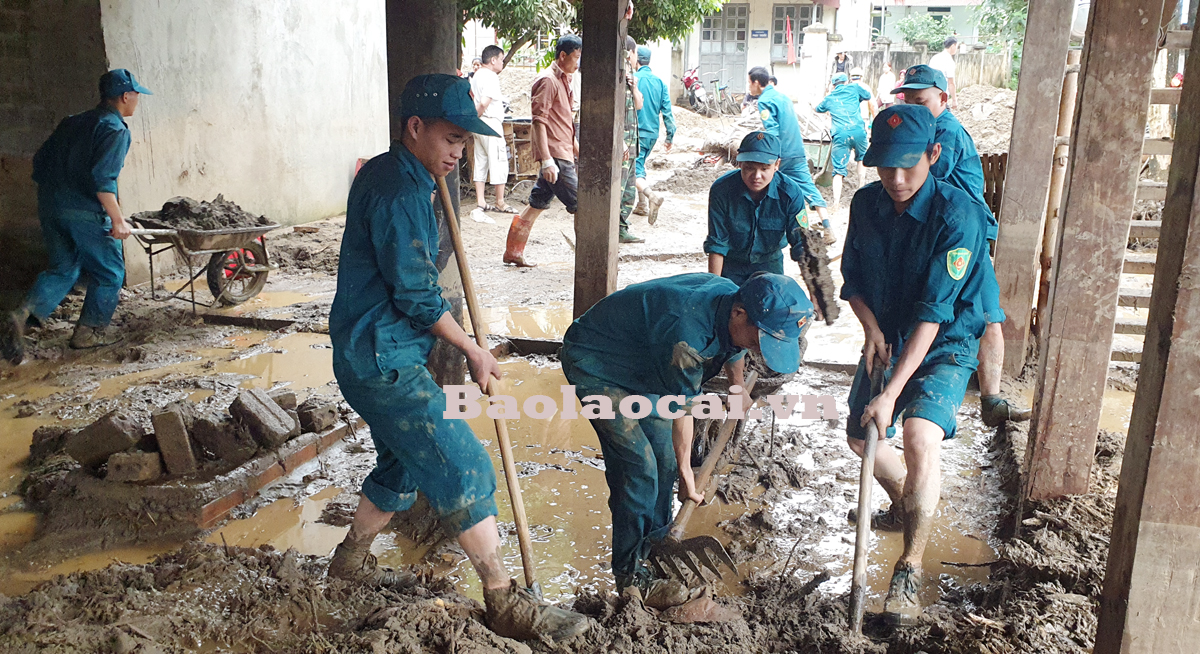 Trận lũ ống lịch sử từ thượng nguồn suối Nậm Liệp đổ về xã Minh Lương gây nhiều thiệt hại về người và tài sản. Thôn Minh Hạ 1, xã Minh Lương tan hoang sau trận lũ dữ. 25 nhà dân bị lũ tràn qua gây hư hỏng nhiều tài sản. Những cây gỗ lớn từ trên rừng bị lũ cuốn xuống phóng thẳng vào một hộ dân gây hư hỏng nhà cửa. Nhiều diện tích lúa xuân hè bị vùi lấp hoàn toàn. Lực lượng dân quân hỗ trợ người dân khắc phục hậu quả mưa lũ. Các địa phương lân cận vẫn tiếp tục điều động dân quân đến xã Minh Lương hỗ trợ nhân dân khắc phục hậu quả mưa lũ. Người dân Minh Lương vẫn chưa hết bàng hoàng sau trận lũ dữ.