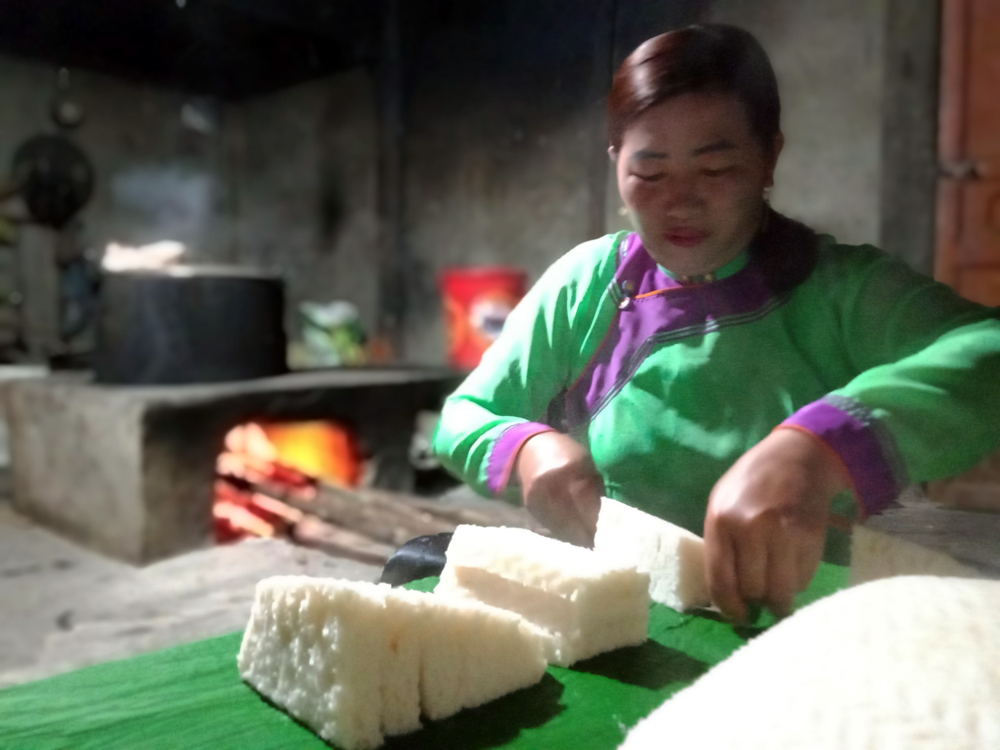 Bánh xốp của người Giáy ảnh 1 Bánh xốp của người Giáy ảnh 1