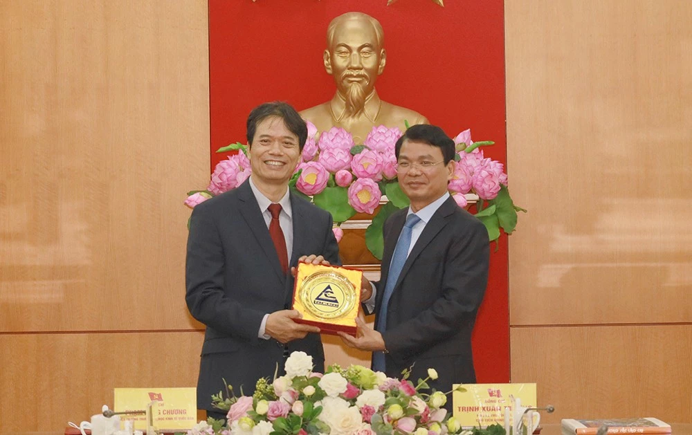 Tỉnh ủy Lào Cai làm việc với Trường Đại học Kinh tế Quốc dân ảnh 5