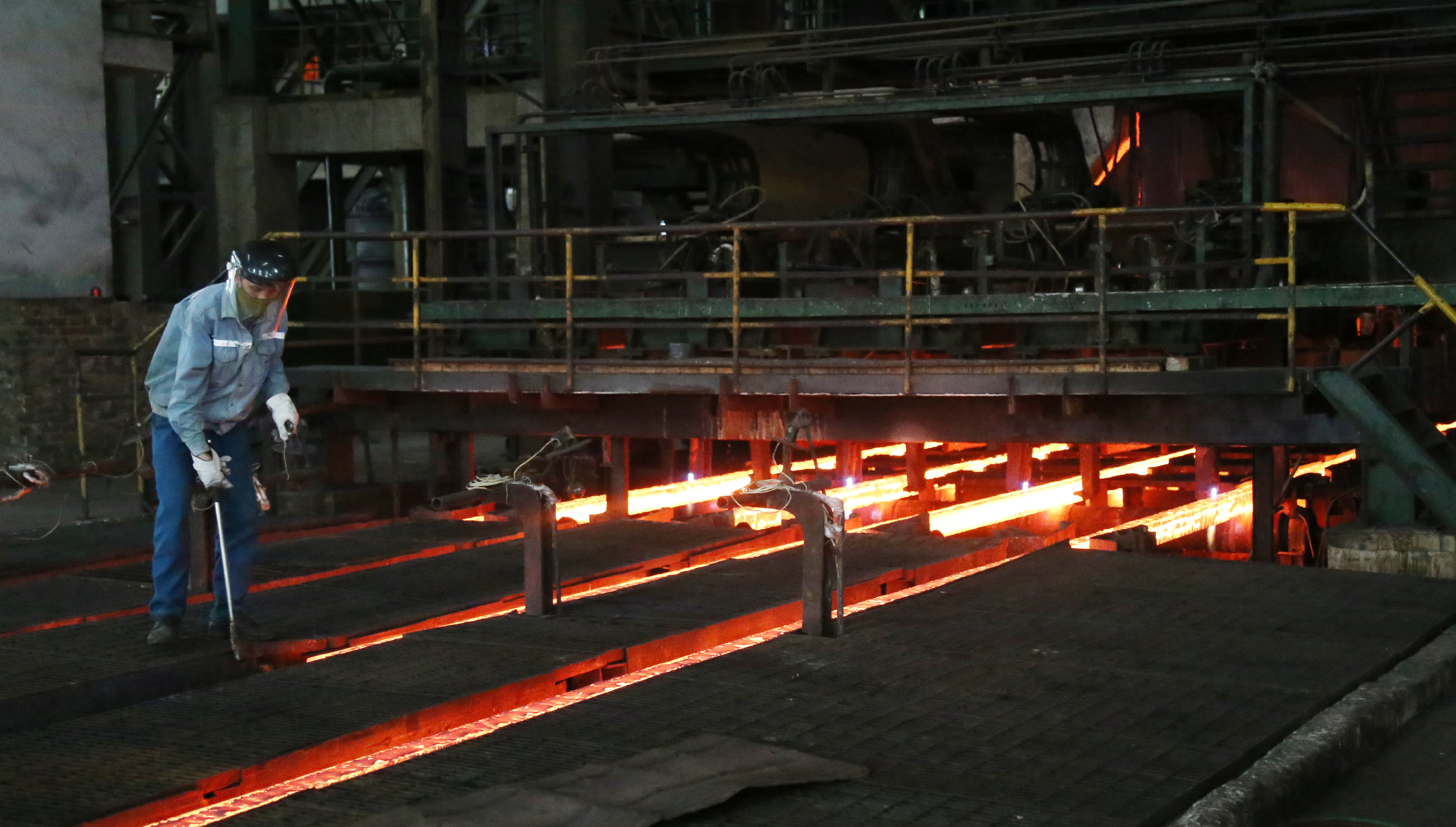 Nhiều doanh nghiệp sản xuất công nghiệp không nghỉ tết ảnh 4