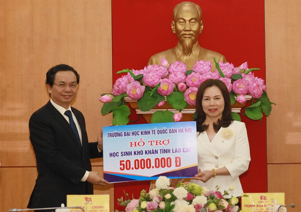 Tỉnh ủy Lào Cai làm việc với Trường Đại học Kinh tế Quốc dân ảnh 6