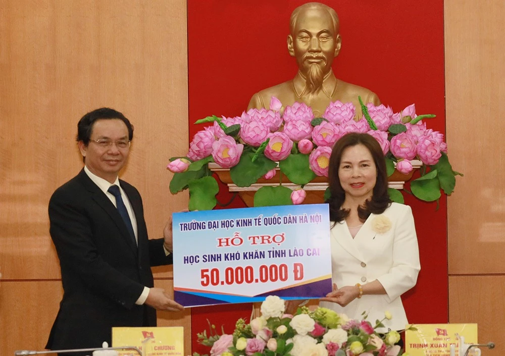 Tỉnh ủy Lào Cai làm việc với Trường Đại học Kinh tế Quốc dân ảnh 6