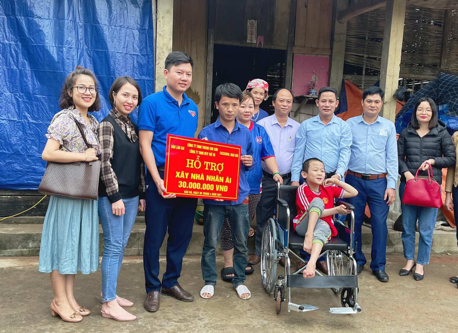 Trao 30 triệu đồng hỗ trợ xây "Nhà nhân ái" tại xã Bảo Hà (Bảo Yên) ảnh 1 Trao 30 triệu đồng hỗ trợ xây "Nhà nhân ái" tại xã Bảo Hà (Bảo Yên) ảnh 1