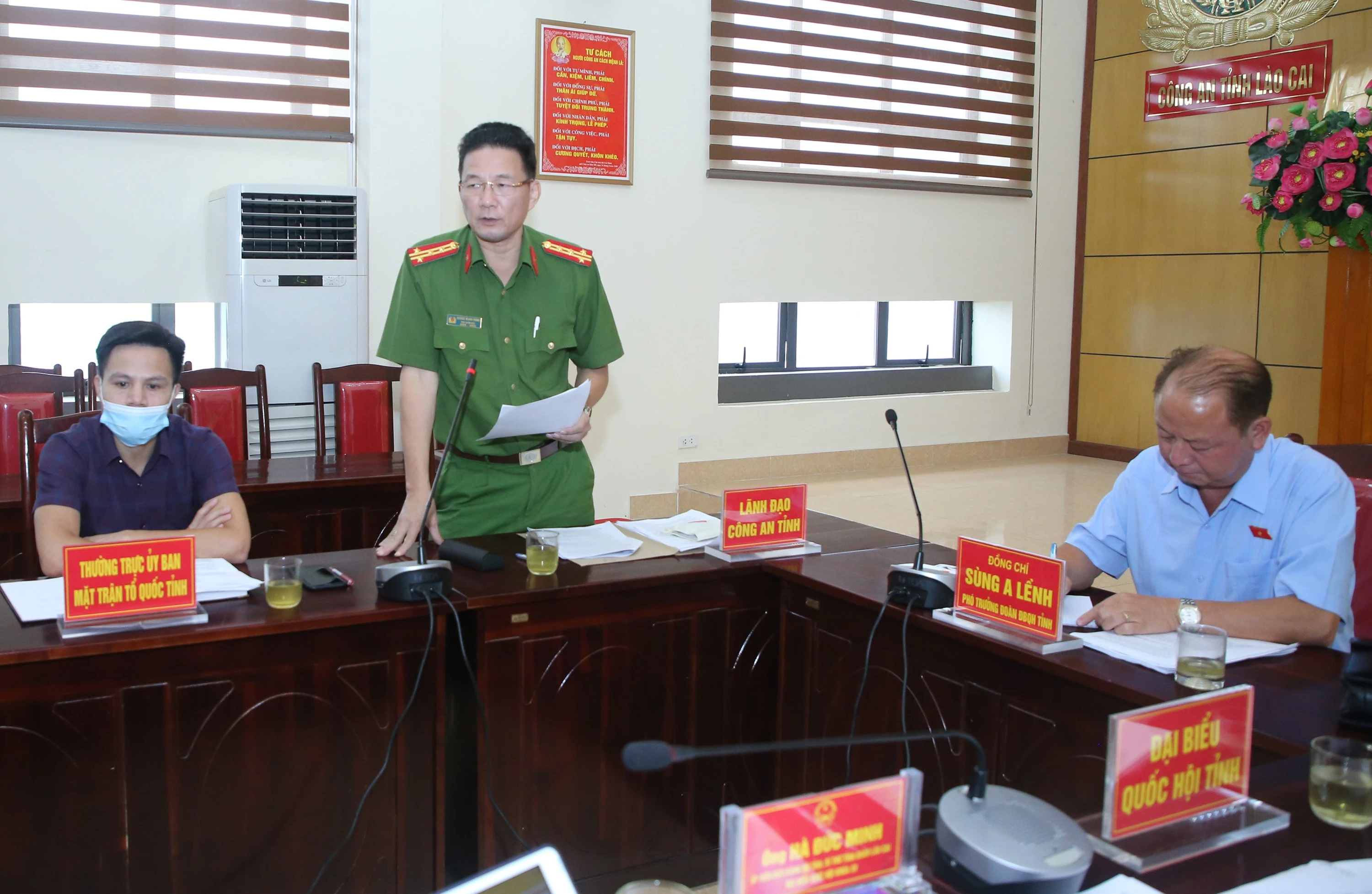 Lãnh đạo Công an tỉnh phát biểu tại hội thảo.