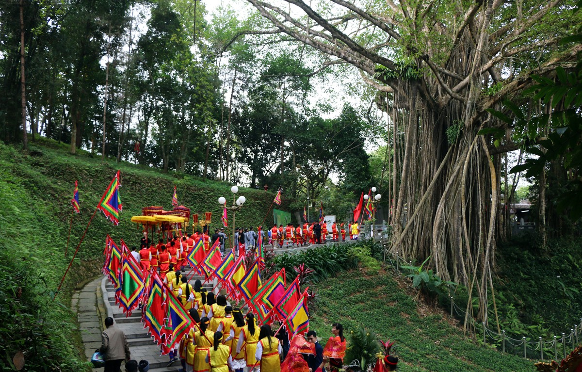 Lễ hội đền Thượng, điểm đến hành trình “Du lịch về cội nguồn”. Lễ hội đền Thượng, điểm đến hành trình “Du lịch về cội nguồn”.