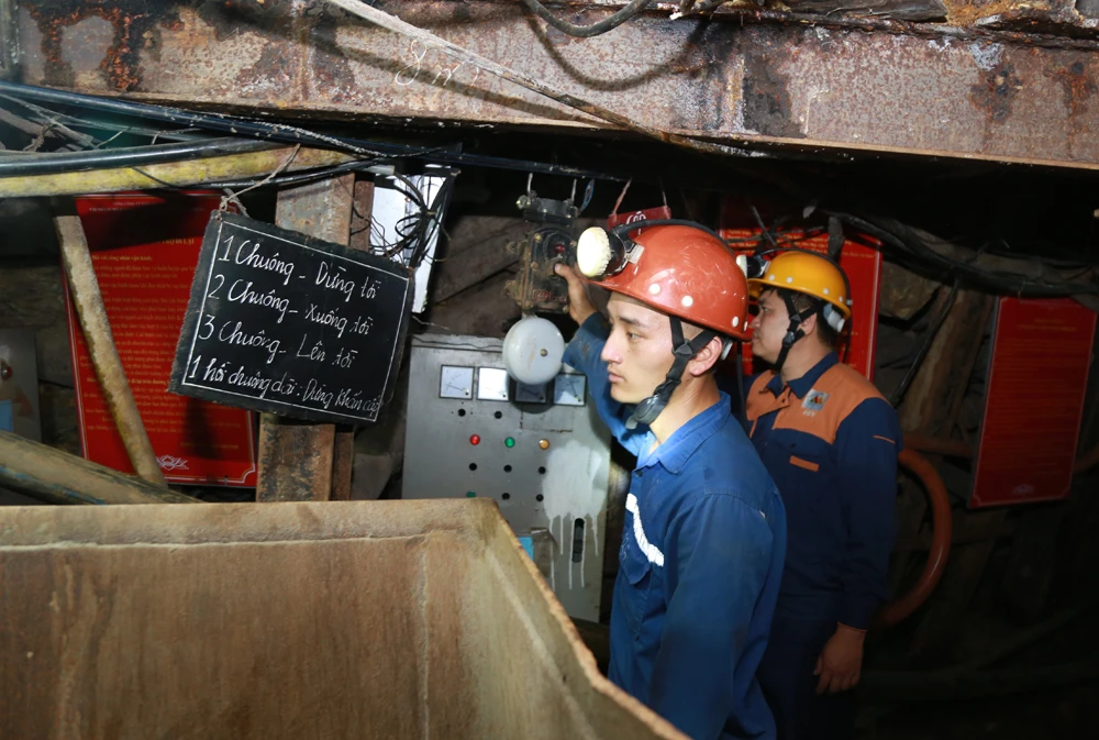 Xuống lòng đất cùng thợ mỏ Sin Quyền ảnh 11