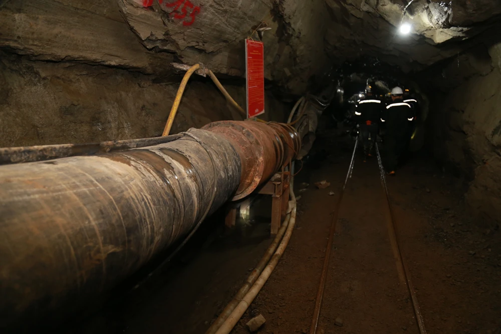 Xuống lòng đất cùng thợ mỏ Sin Quyền ảnh 8