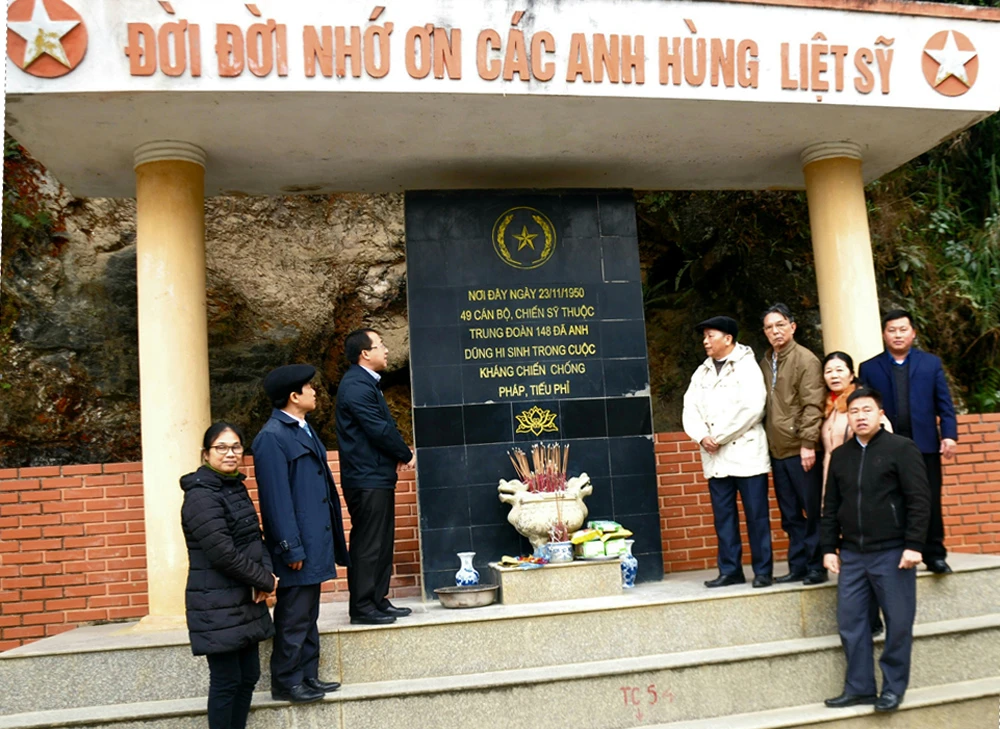 Nơi ấy Tả Ngài Chồ ảnh 1 Nơi ấy Tả Ngài Chồ ảnh 1