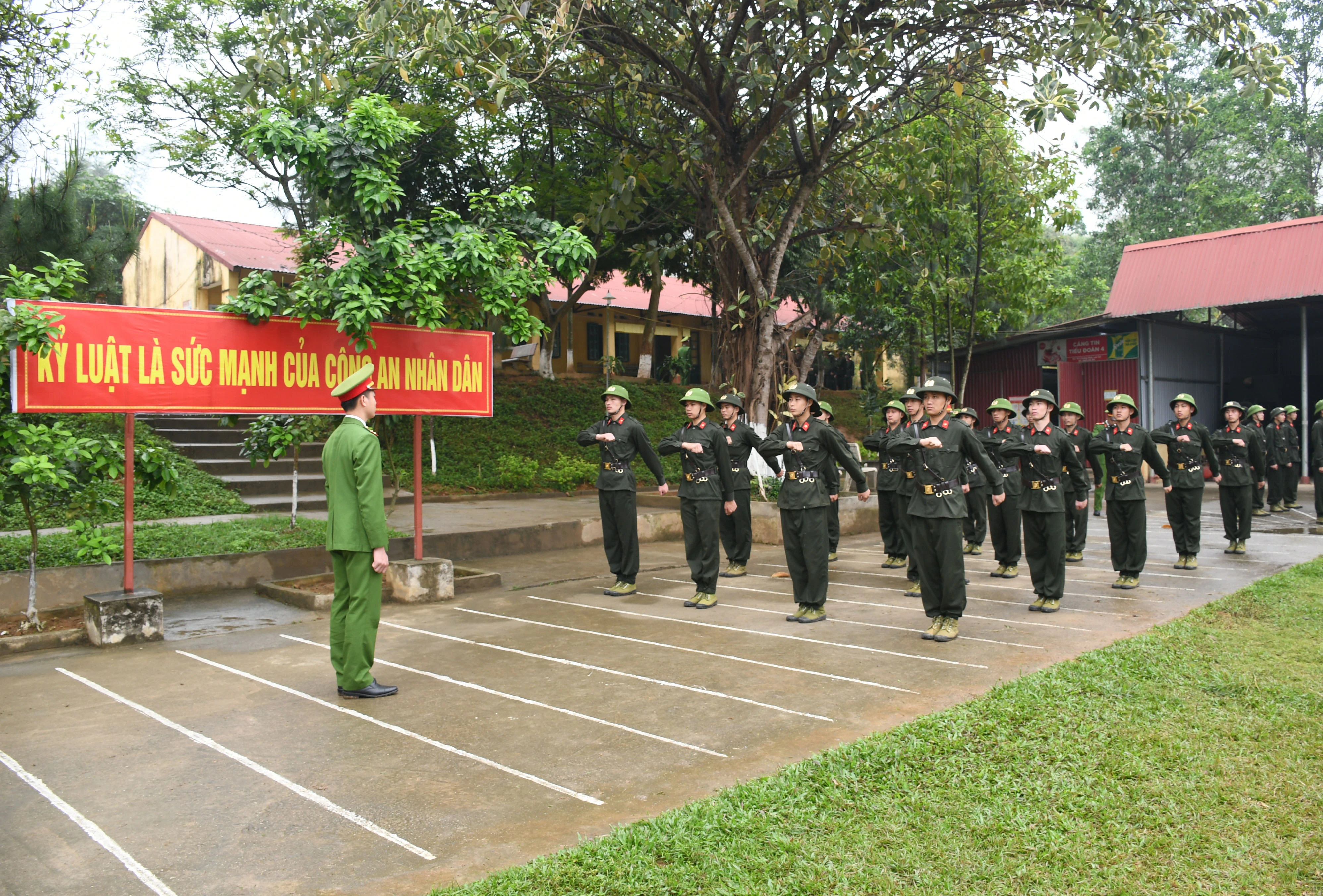 Đảm bảo các điều kiện để chiến sỹ mới tham gia khóa huấn luyện.