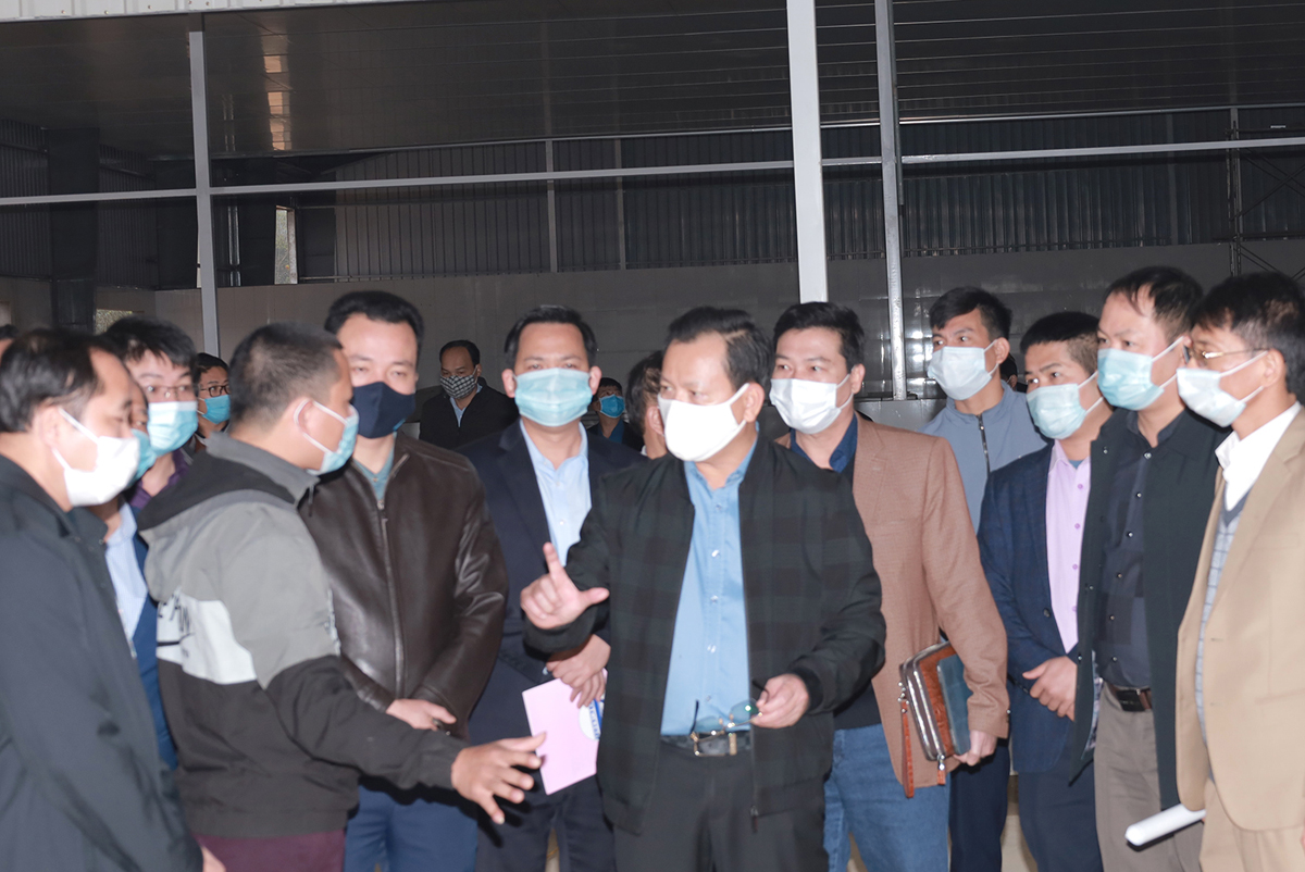 Kiểm tra tiến độ xây dựng Nhà máy chế biến rau quả xuất khẩu Mường Khương.