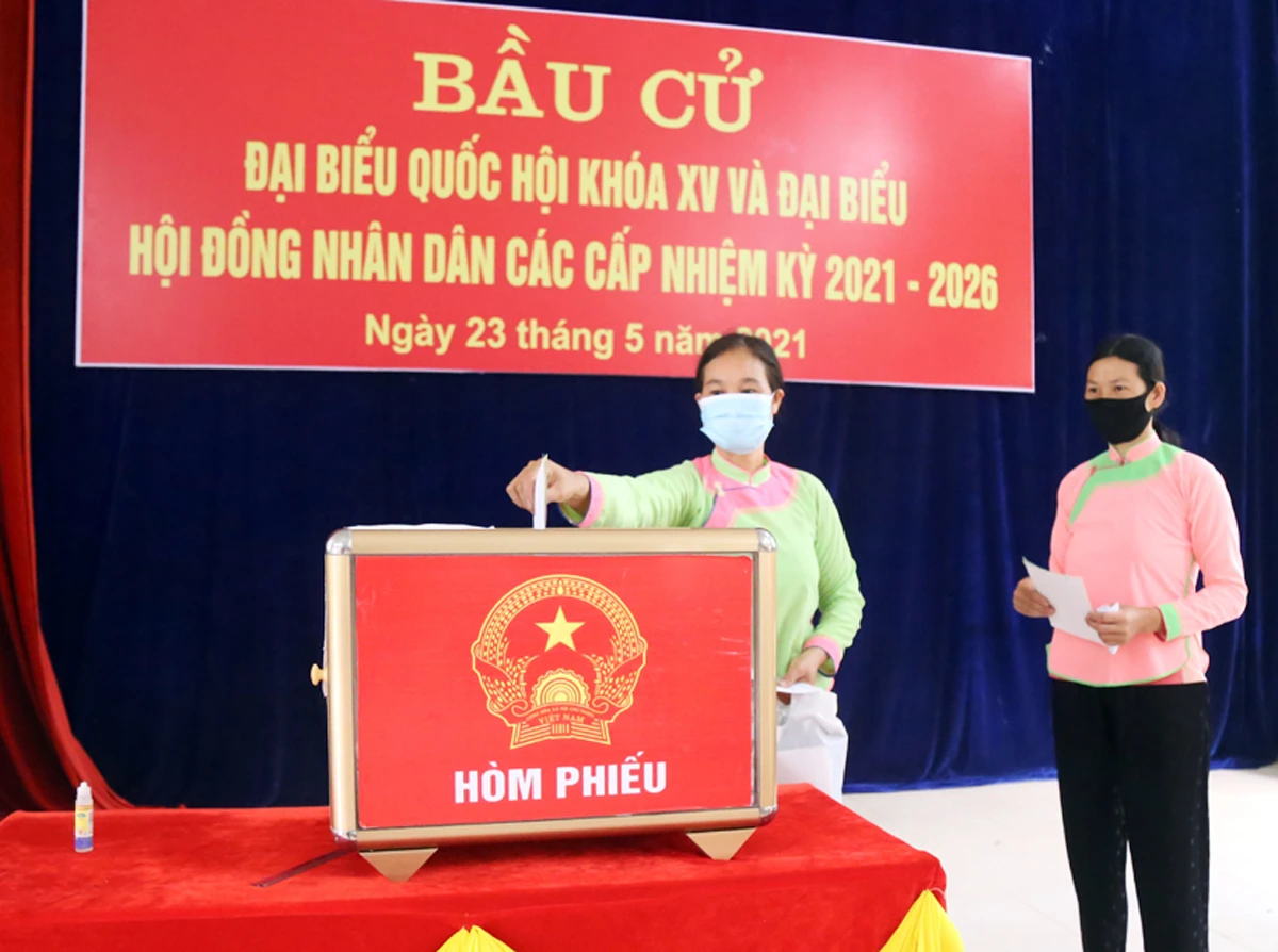 Những hình ảnh ấn tượng tại cuộc bầu cử ảnh 10