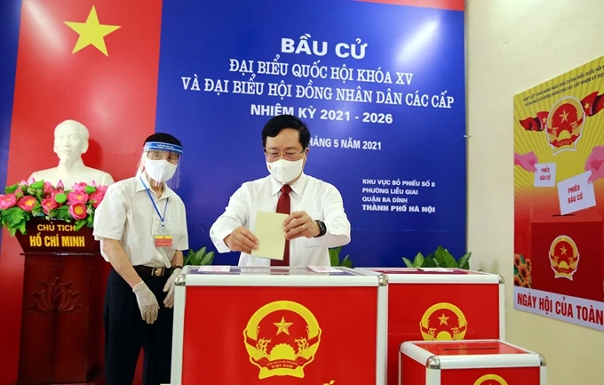 Lãnh đạo Đảng, Nhà nước thực hiện quyền công dân ảnh 8