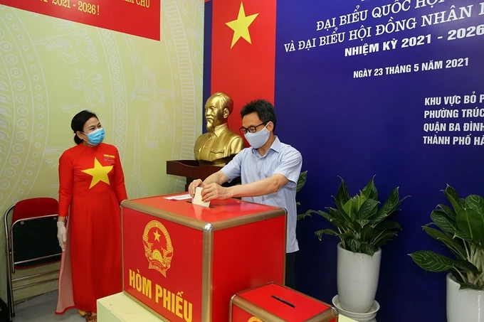 Lãnh đạo Đảng, Nhà nước thực hiện quyền công dân ảnh 10