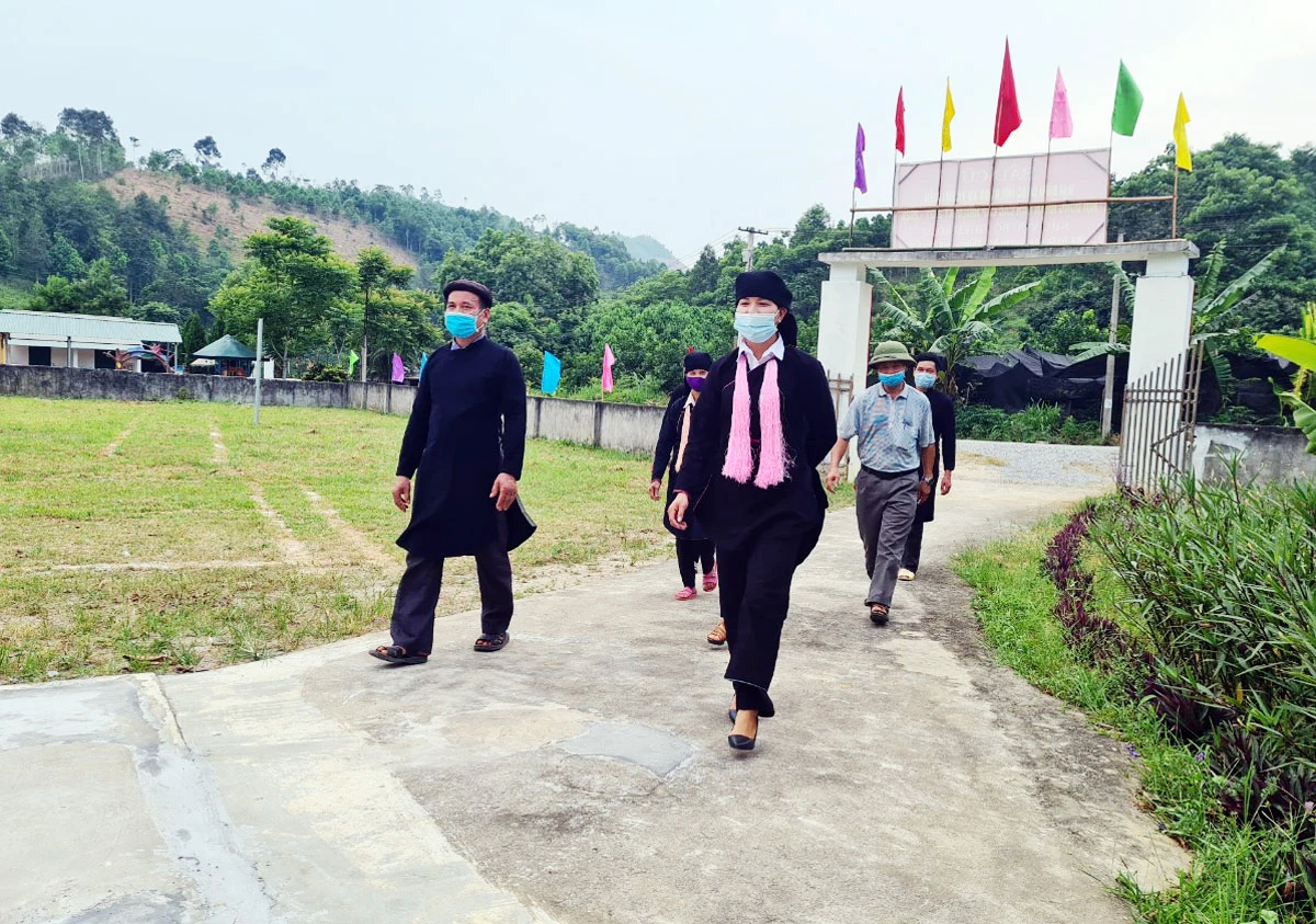 Những hình ảnh ấn tượng tại cuộc bầu cử ảnh 6