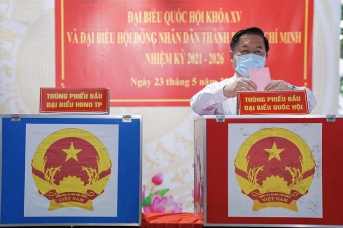 Lãnh đạo Đảng, Nhà nước thực hiện quyền công dân ảnh 12